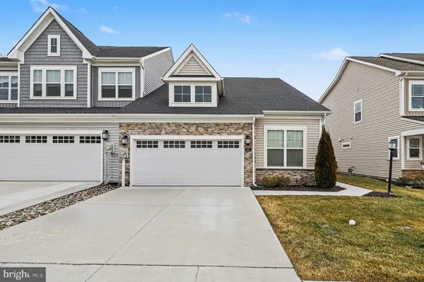 Property Slideshow image 2 of 49 | 63 rustic wood dr, Gettysburg, PA, 17325