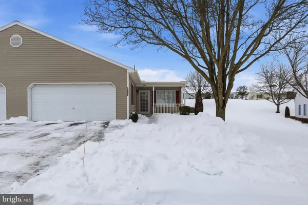 Property Slideshow image 3 of 33 | 3004 lakefield rd # 3004, York, PA, 17402