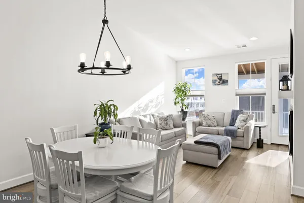 Property Slideshow image 3 of 76 | 225 smokebush dr, Stafford, VA, 22554