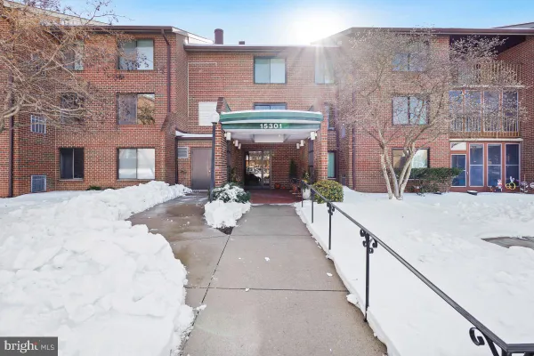 Property Slideshow image 2 of 30 | 15301 beaverbrook ct apt 2c, Silver Spring, MD, 20906