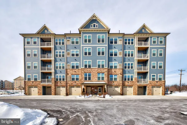 Property Slideshow image 2 of 35 | 3315 firefly ln unit 304, Frederick, MD, 21704