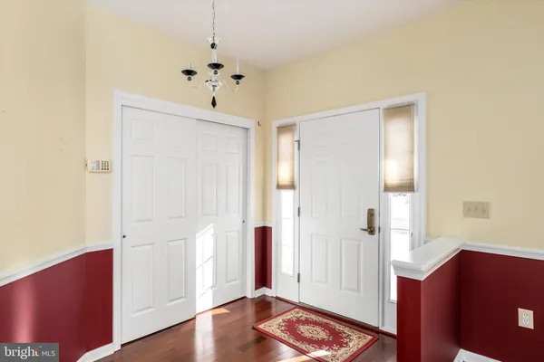 Property Slideshow image 3 of 23 | 14 covered bridge cir, Columbus, NJ, 08022