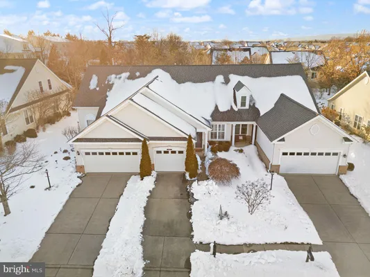 Property Slideshow image 2 of 54 | 6932 walnut hill dr, Gainesville, VA, 20155