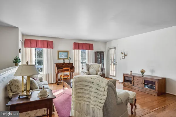 Property Slideshow image 3 of 25 | 3522 neils ct b, Mount Laurel, NJ, 08054
