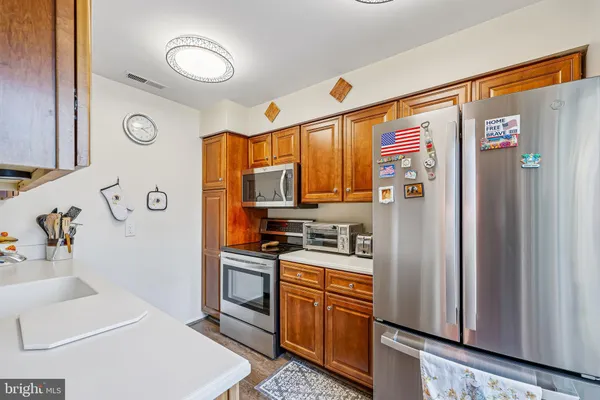 Property Slideshow image 3 of 34 | 3703 liverpool pl 37-a, Silver Spring, MD, 20906