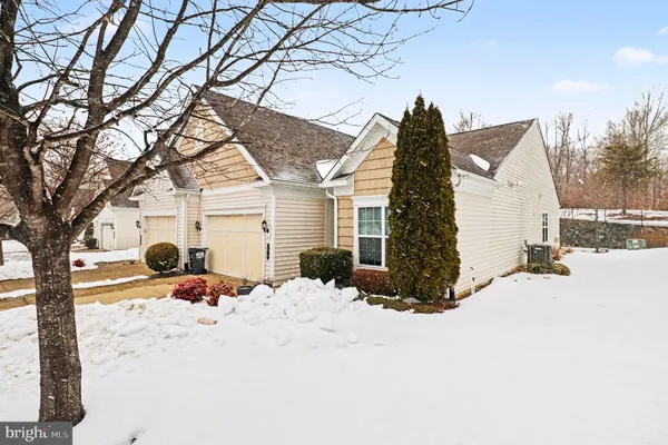 Property Slideshow image 3 of 25 | 257 long point dr, Fredericksburg, VA, 22406