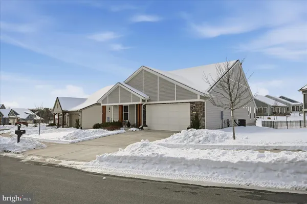 Property Slideshow image 2 of 72 | 136 mallard dr, Lake Frederick, VA, 22630