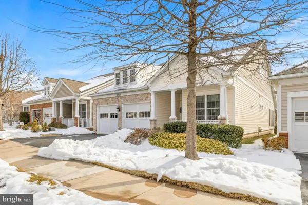 Property Slideshow image 3 of 62 | 8909 yellow daisy pl, Lorton, VA, 22079