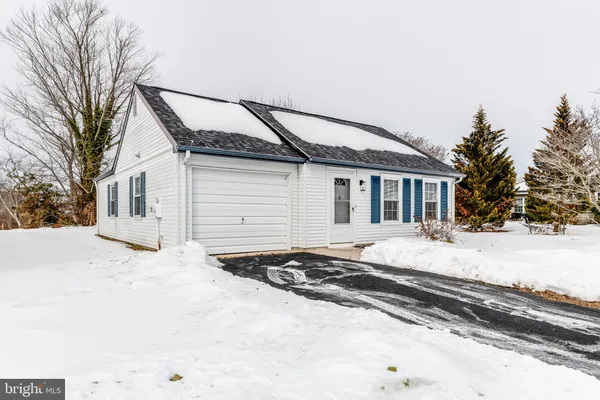 Property Slideshow image 2 of 32 | 115 dorchester dr, Southampton, NJ, 08088