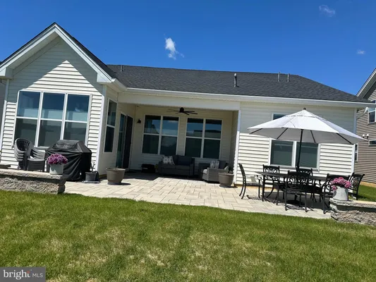 Property Slideshow image 3 of 9 | 7018 oak ln, Bath, PA, 18014