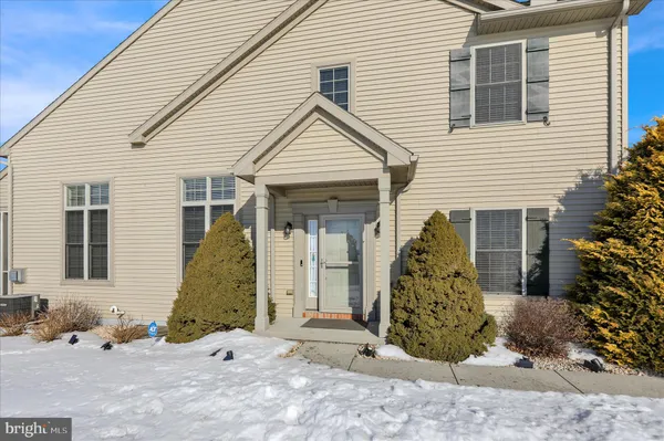 Property Slideshow image 3 of 34 | 901 lantern dr, Lebanon, PA, 17046