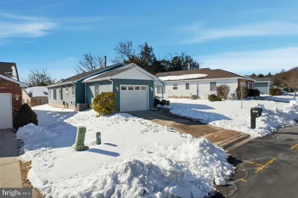 Property Slideshow image 2 of 34 | 1475 gleniffer hill rd, Toms River, NJ, 08755