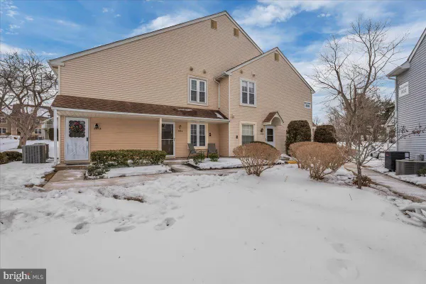 Property Slideshow image 3 of 24 | 882a scotswood ct, Mount Laurel, NJ, 08054