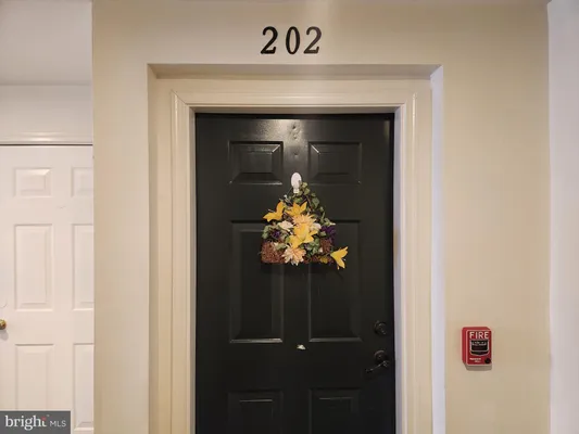 Property Slideshow image 3 of 29 | 1509 moore st 202, Bristol, PA, 19007