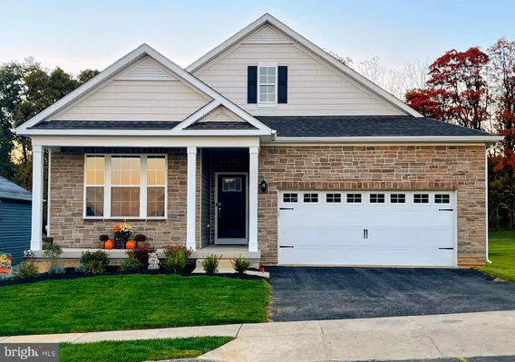 Property Slideshow image 2 of 16 | 1430 silk run, Breinigsville, PA, 18031