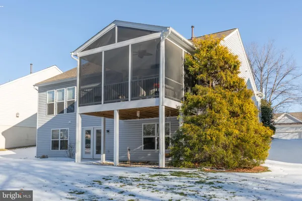 Property Slideshow image 2 of 61 | 4 covington dr, Fredericksburg, VA, 22406