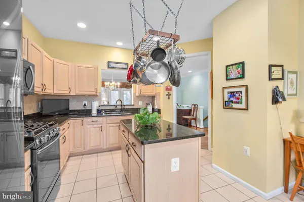 Property Slideshow image 3 of 61 | 4 covington dr, Fredericksburg, VA, 22406
