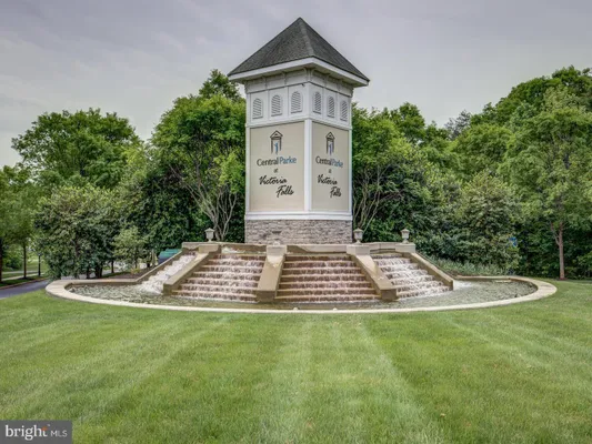 Property Slideshow image 2 of 28 | 13122 brooktree ln, Laurel, MD, 20707