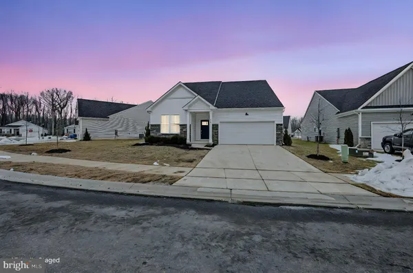 Property Slideshow image 2 of 27 | 676 mayfield falls dr, Newark, DE, 19702