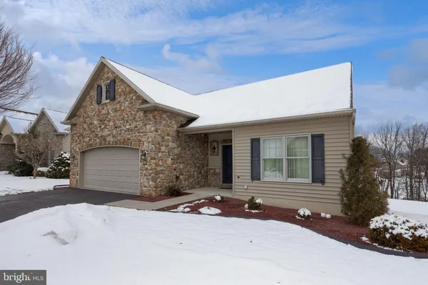 Property Slideshow image 2 of 54 | 900 cambridge dr, Manheim, PA, 17545