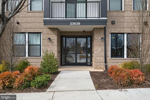 Property Slideshow image 3 of 39 | 23639 golden embers sq 105, Ashburn, VA, 20148