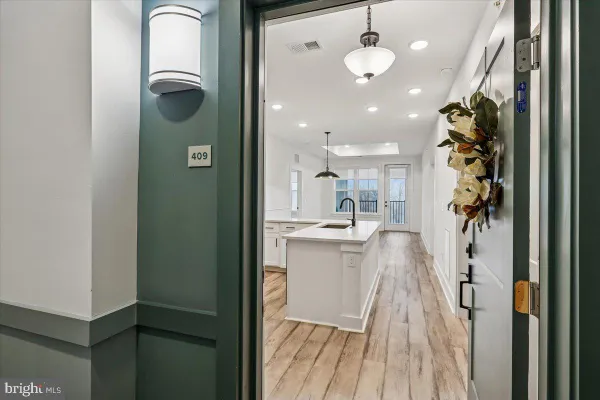 Property Slideshow image 3 of 50 | 78 old mill bottom rd 409, Annapolis, MD, 21409