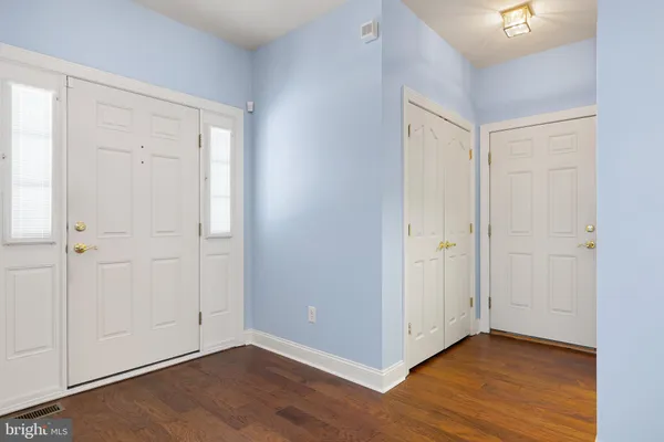 Property Slideshow image 2 of 27 | 18 devalinder dr, Newark, DE, 19702