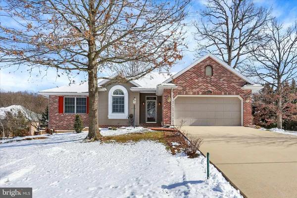 Property Slideshow image 2 of 30 | 6967 fairway oaks, Fayetteville, PA, 17222