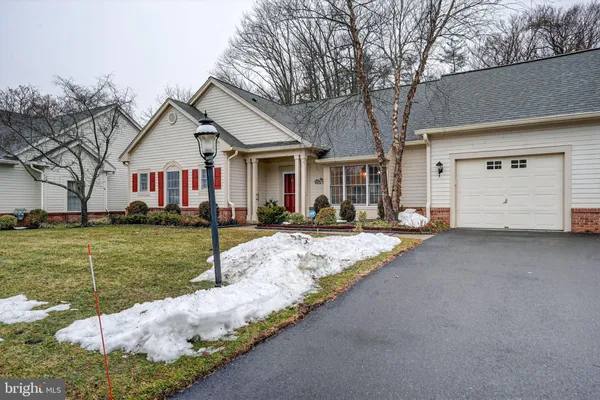 Property Slideshow image 3 of 41 | 13 hedge row rd, Princeton, NJ, 08540