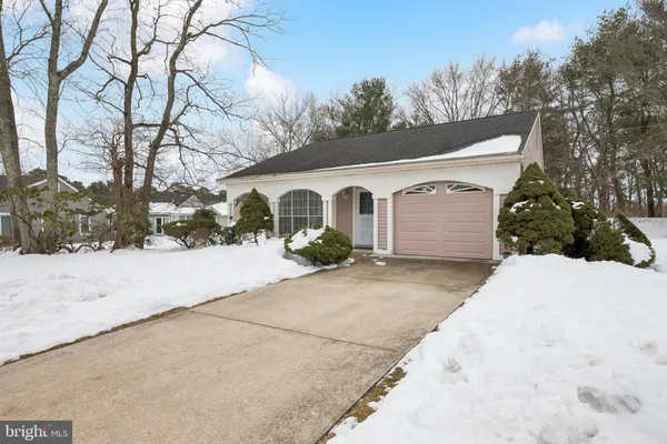 Property Slideshow image 2 of 25 | 180 buckingham dr, Southampton, NJ, 08088