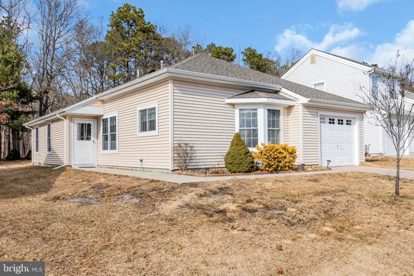 Property Slideshow image 2 of 27 | 146 pine oak blvd, Barnegat, NJ, 08005