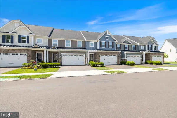 Property Slideshow image 3 of 50 | 34 griffin way, Yardley, PA, 19067