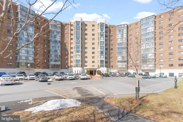 Property Slideshow image 2 of 37 | 15115 interlachen dr 3-607, Silver Spring, MD, 20906