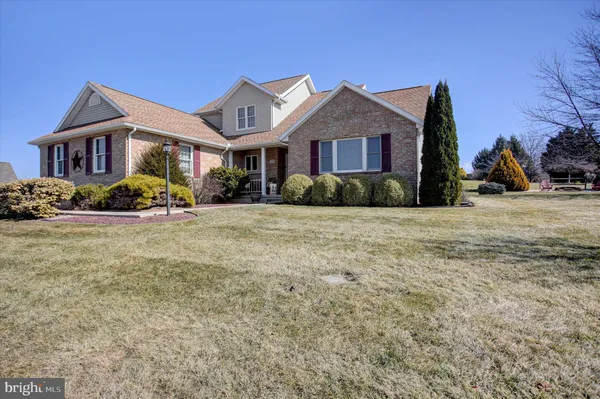 Property Slideshow image 2 of 59 | 7107 fairway dr, Fayetteville, PA, 17222