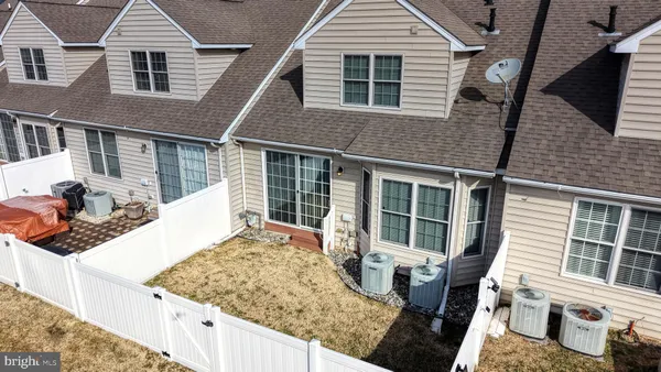 Property Slideshow image 3 of 76 | 45 harcrest ct, Dover, DE, 19901