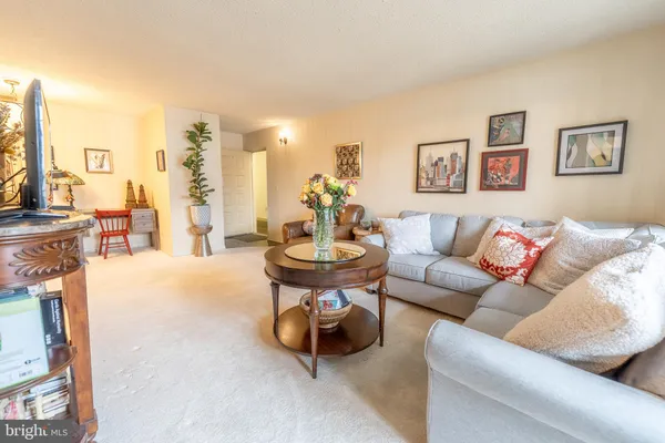 Property Slideshow image 2 of 21 | 15300 beaverbrook ct 88-2k, Silver Spring, MD, 20906