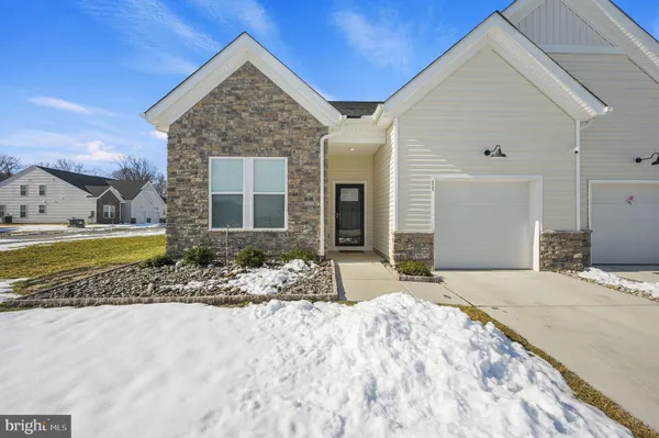 Property Slideshow image 2 of 30 | 11 kinsale pl, Dover, DE, 19904