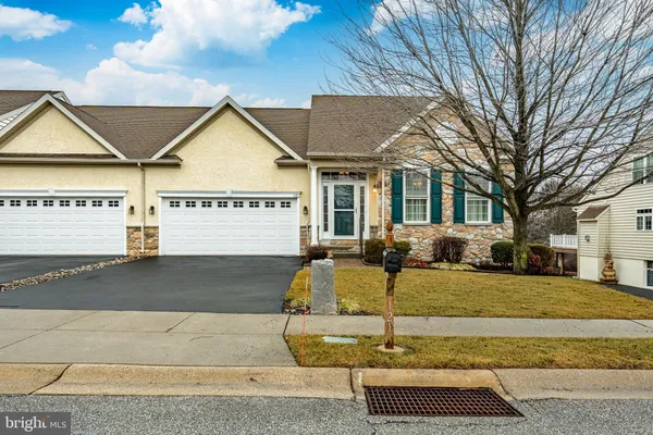 Property Slideshow image 2 of 68 | 121 augusta dr, Honey Brook, PA, 19344