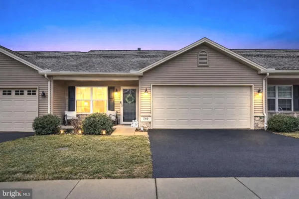 Property Slideshow image 3 of 24 | 240 palomino way, Red Lion, PA, 17356