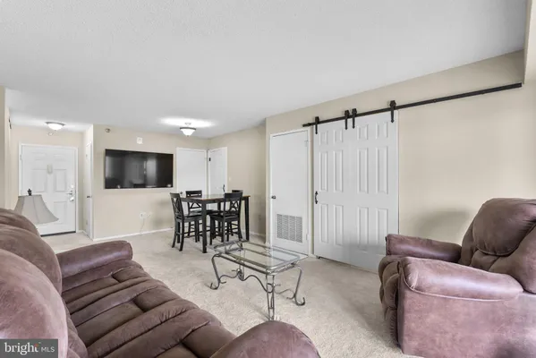 Property Slideshow image 3 of 17 | 15101 interlachen dr 1-705, Silver Spring, MD, 20906