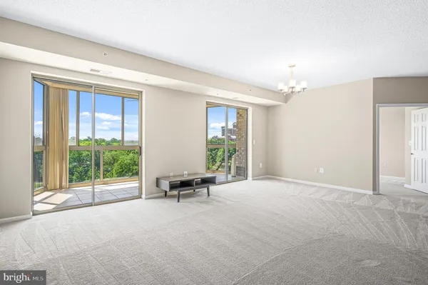 Property Slideshow image 2 of 39 | 19355 cypress ridge ter 802, Leesburg, VA, 20176