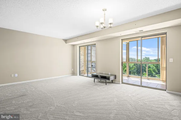 Property Slideshow image 3 of 39 | 19355 cypress ridge ter 802, Leesburg, VA, 20176