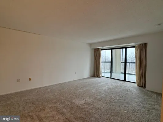 Property Slideshow image 3 of 22 | 15115 interlachen dr 3-815, Silver Spring, MD, 20906