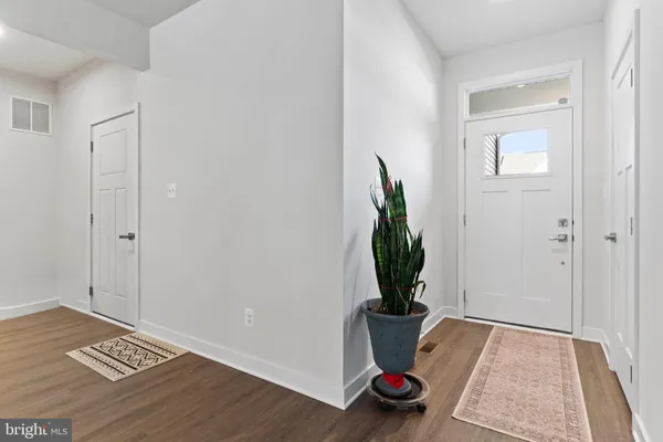 Property Slideshow image 2 of 27 | 2229 caroline ln, Harrisburg, PA, 17110