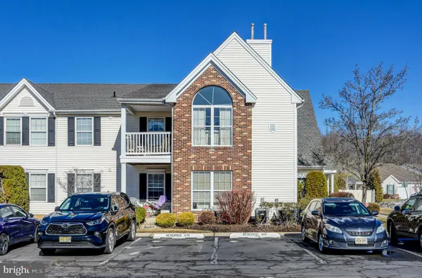 Property Slideshow image 2 of 33 | 2702 bluegrass dr b, Mount Laurel, NJ, 08054