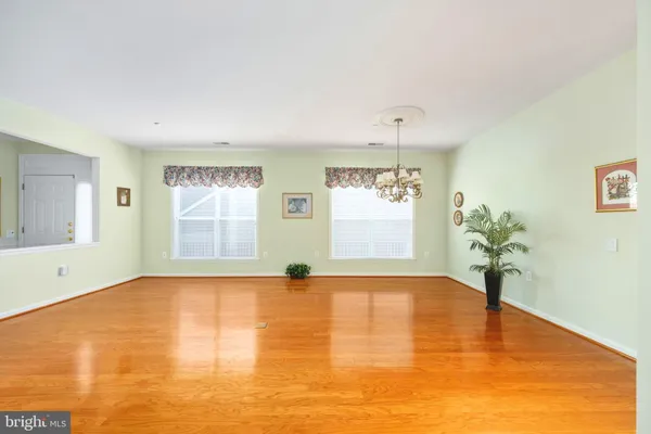 Property Slideshow image 3 of 84 | 28 castlewood dr, Fredericksburg, VA, 22406