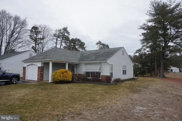 Property Slideshow image 2 of 18 | 56 stratford rd, Southampton, NJ, 08088