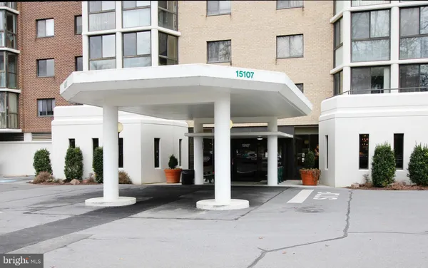 Property Slideshow image 3 of 30 | 15107 interlachen dr 2-621, Silver Spring, MD, 20906