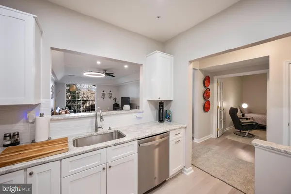 Property Slideshow image 3 of 54 | 7315 maplecrest rd 205, Elkridge, MD, 21075