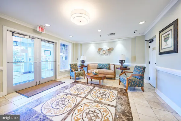 Property Slideshow image 3 of 49 | 44465 chamberlain ter 103, Ashburn, VA, 20147